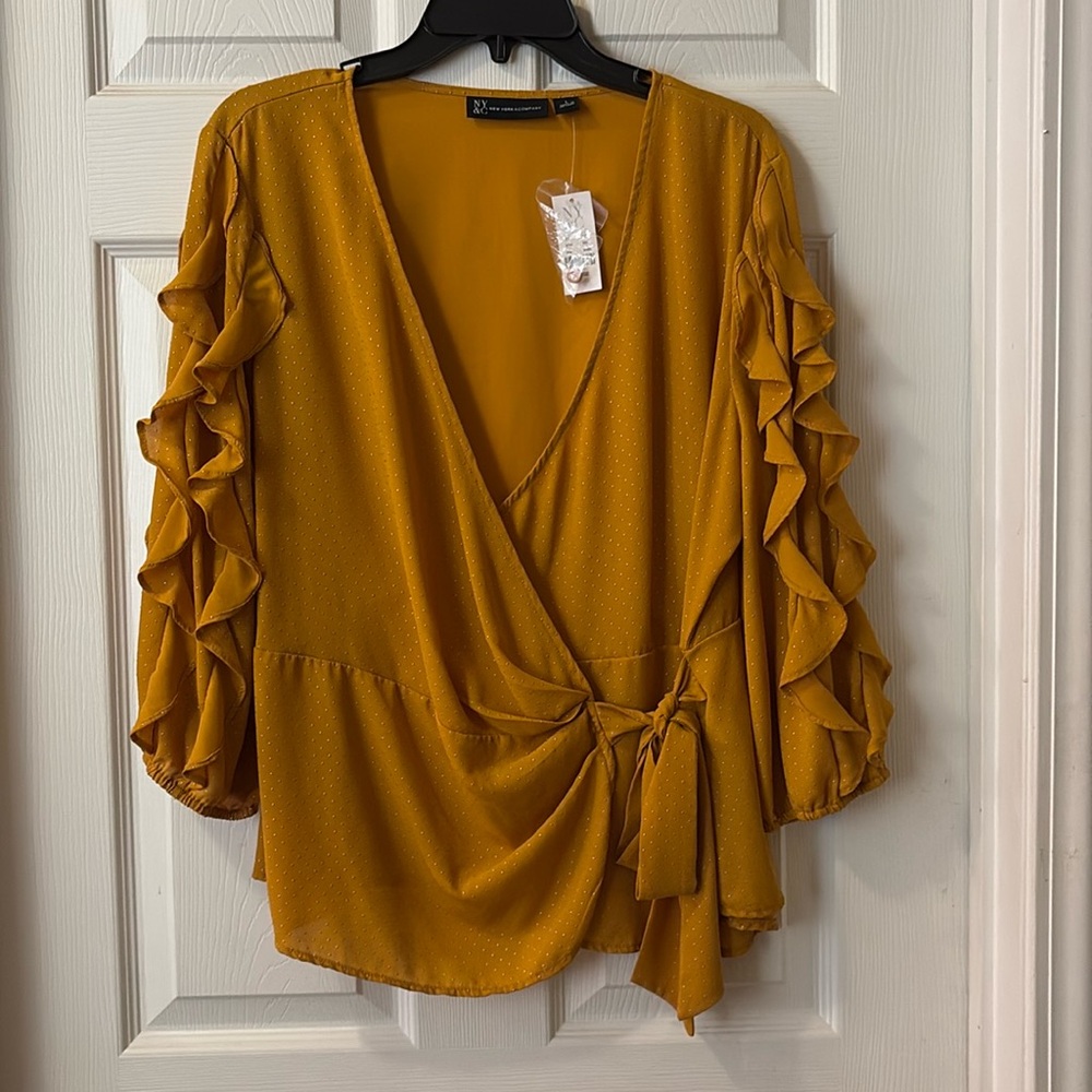 NWT NY and Company shirt Size L